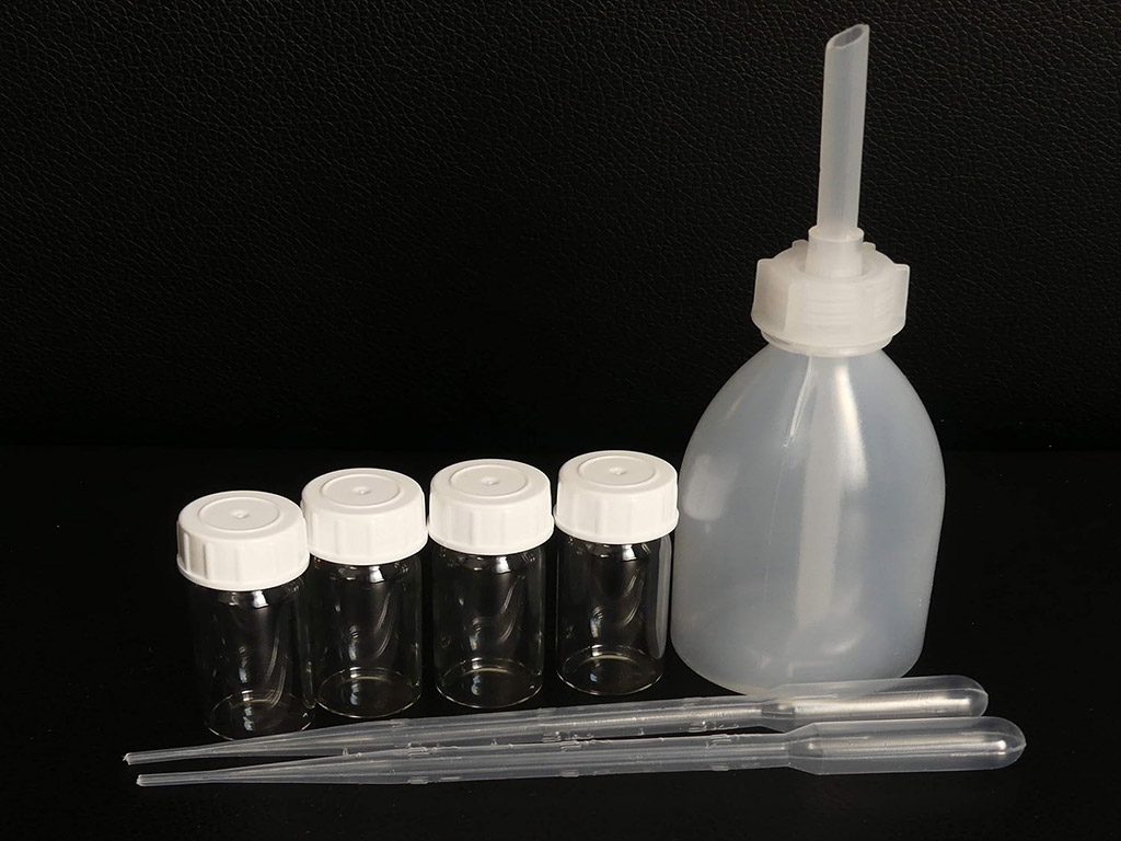 Snuffer Bottle